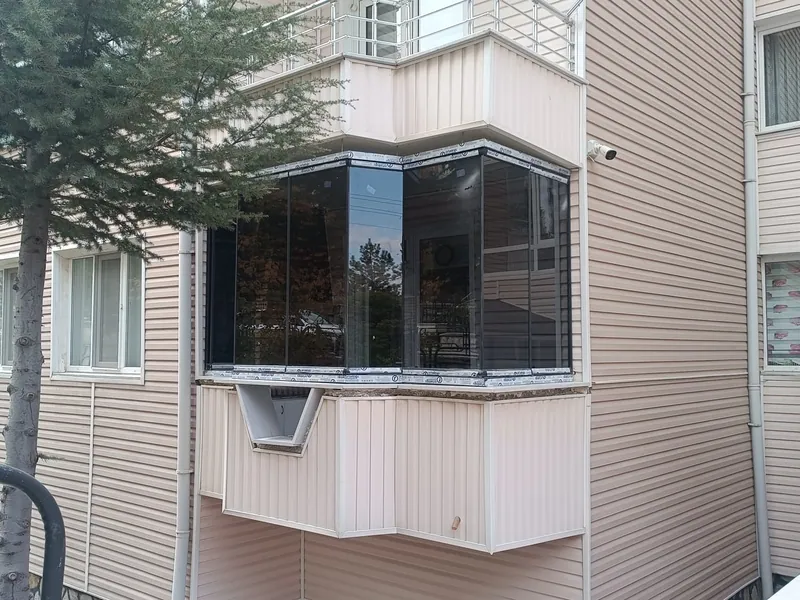 Havuz balkon uygulaması — füme ısıcam, siding kaplama